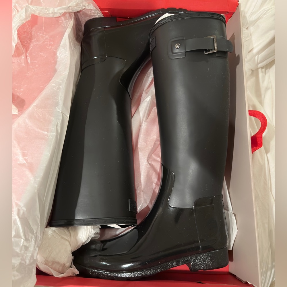 Hunter Refined Tall Gloss Duo Black Rainboot - Size Women’s 7